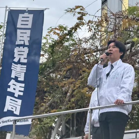 街頭に立ち、県政について語るすみ隆仁